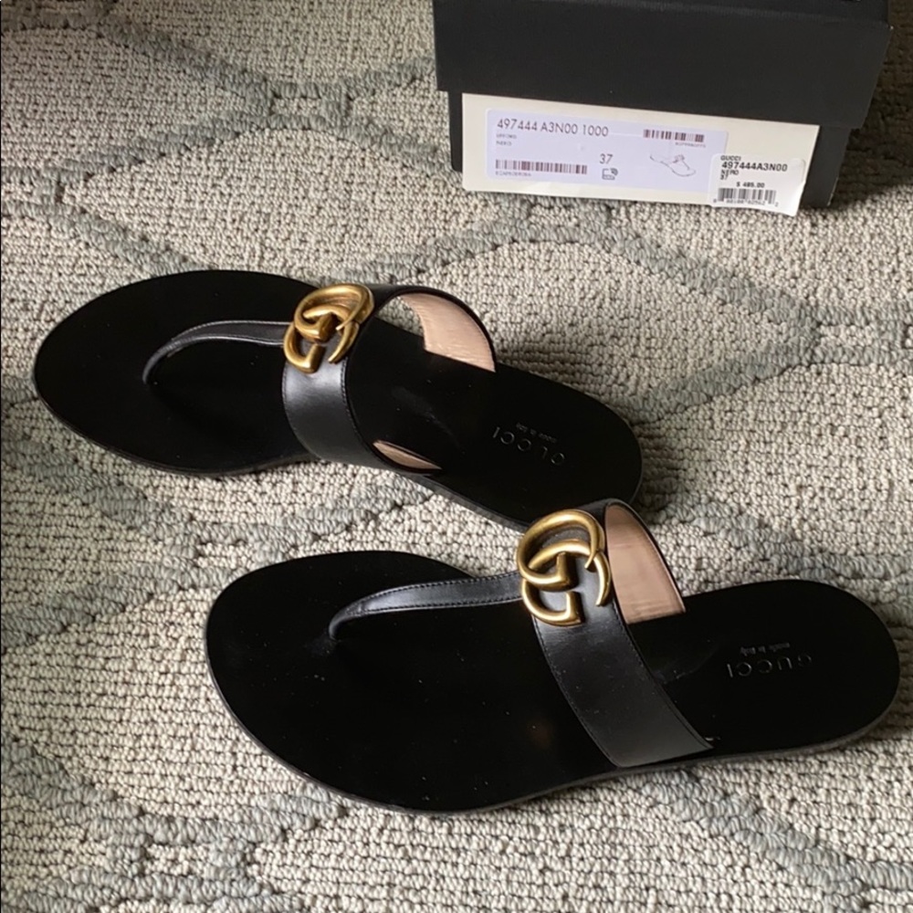 Gucci Black Leather GG Thong Sandals with Gold Double G - Picture 2 of 4